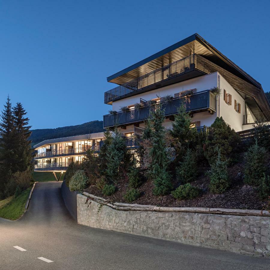 Paramount Alma Suites Sexten Exterior photo